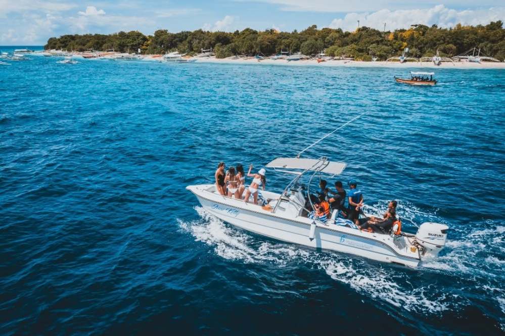 freediving boat ride balicasag island panglao bohol philippines, nataniel luperte photographer